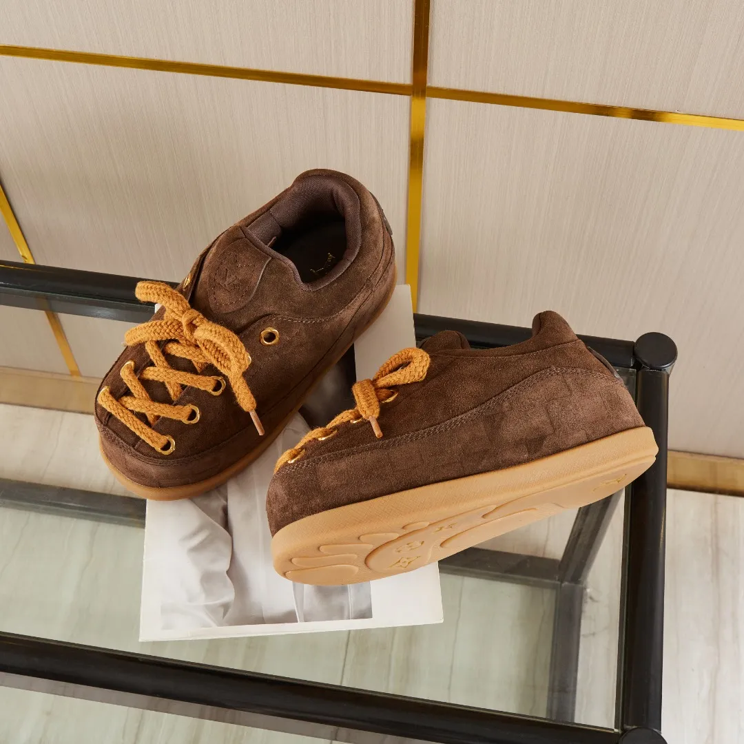 💰💰💰 660 hot style 🆕🆕🆕𝙇𝙑🔥New models are on the shelves🔥 Louis Vuitton 25ss, LV co-branded nigo YETI Fat Ding is ugly and cute, many Internet celebrities have put it on the show, a classic and versatile item. Fabric: imported high mercerized cowhide suede. Lining: High-grade elastic mesh, original molded outsole. Size: women's clothing, 35-41 (customized for women's 40 and 41), men's clothing 39-46 (customized for 45-46)